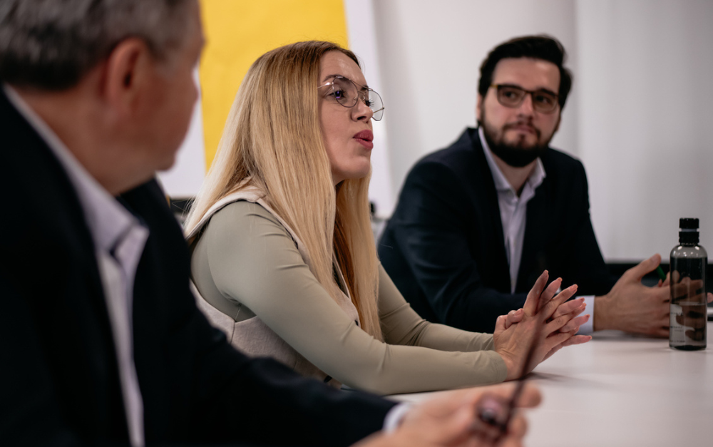 How feedback from brokers shapes lending